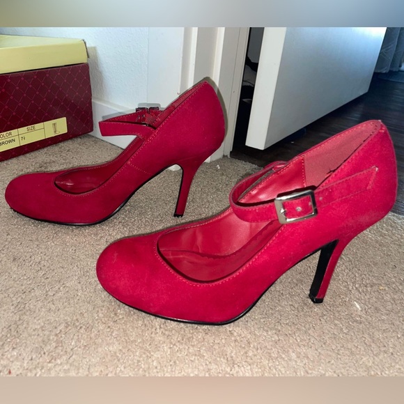 Sexy & Fierce SHIEKH Red Mary Jane Heels Size 7.5 EUC - Picture 3 of 7
